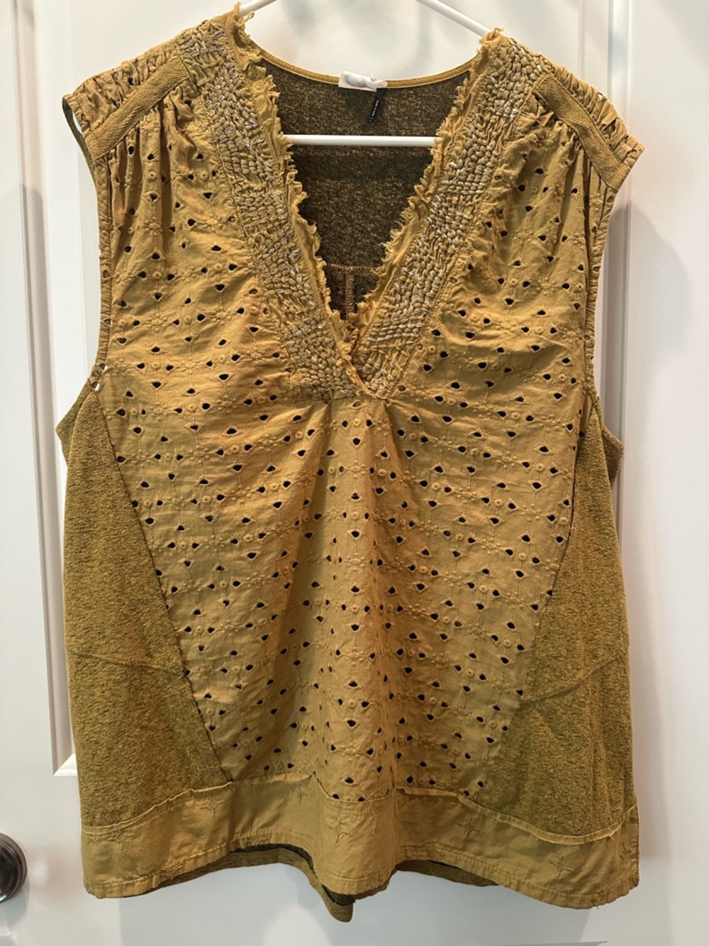 Anthropologie Akemi + Kin Boho Eyelet Tank Top Size Large Festival